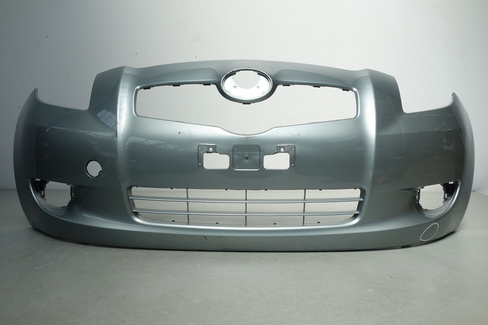 GENUINE TOYOTA YARIS 2005-2008 Hatchback FRONT BUMPER p/n 52119-0D130 ...